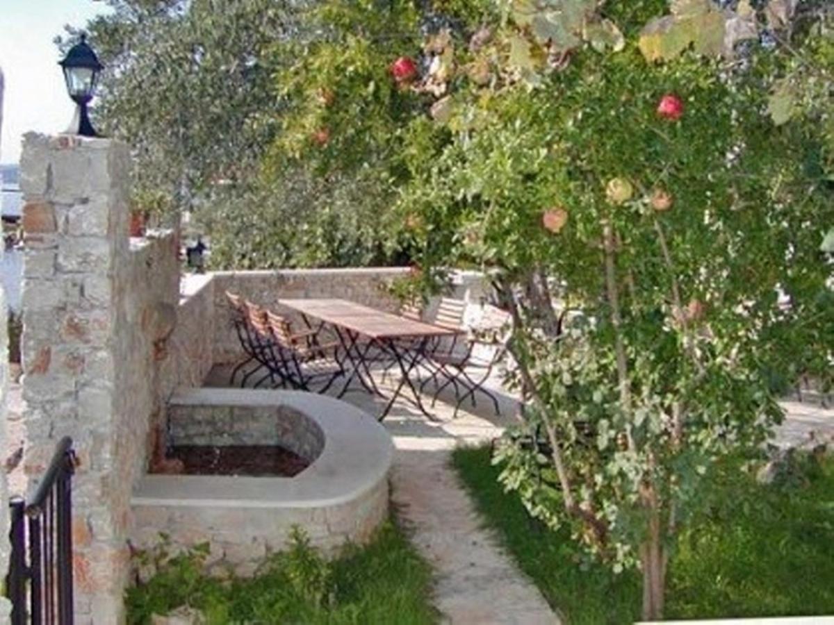Apartments Doria - 20M From Beach Trogir Eksteriør billede
