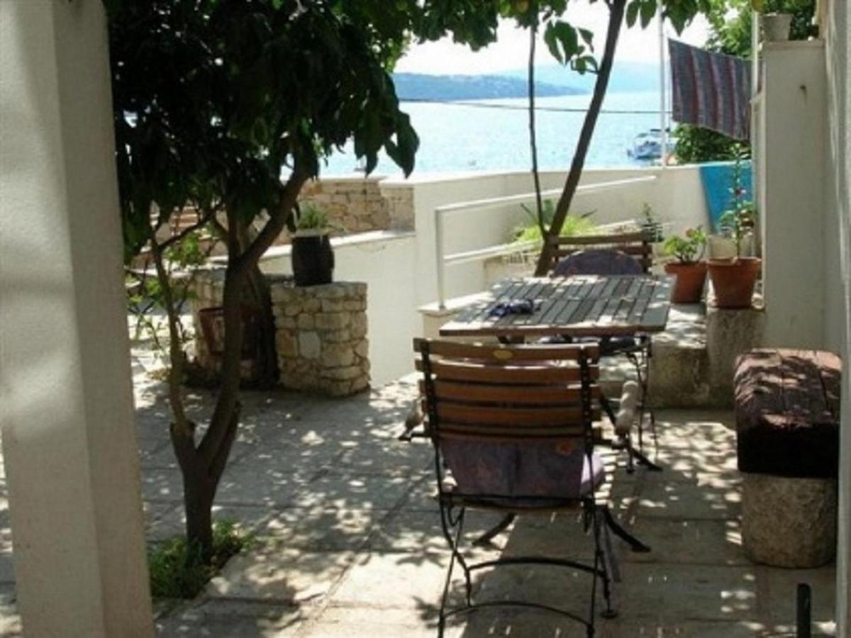 Apartments Doria - 20M From Beach Trogir Eksteriør billede